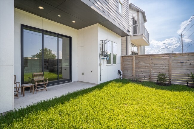 Building Photo - 9806 Blissful Pr Ln