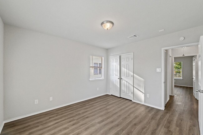 Building Photo - 3208 Nebraska St