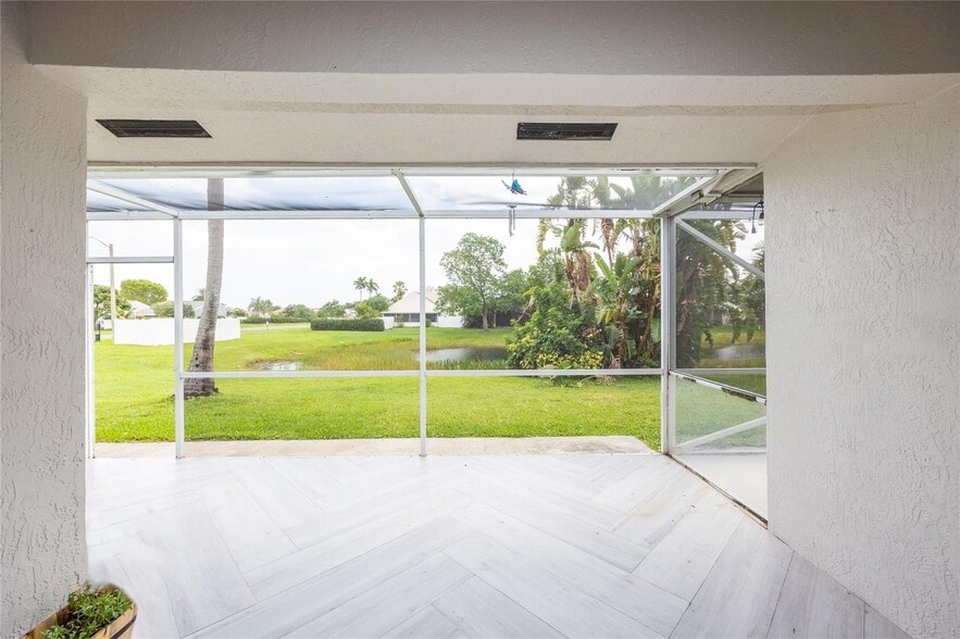 Building Photo - 50 Desford Ln