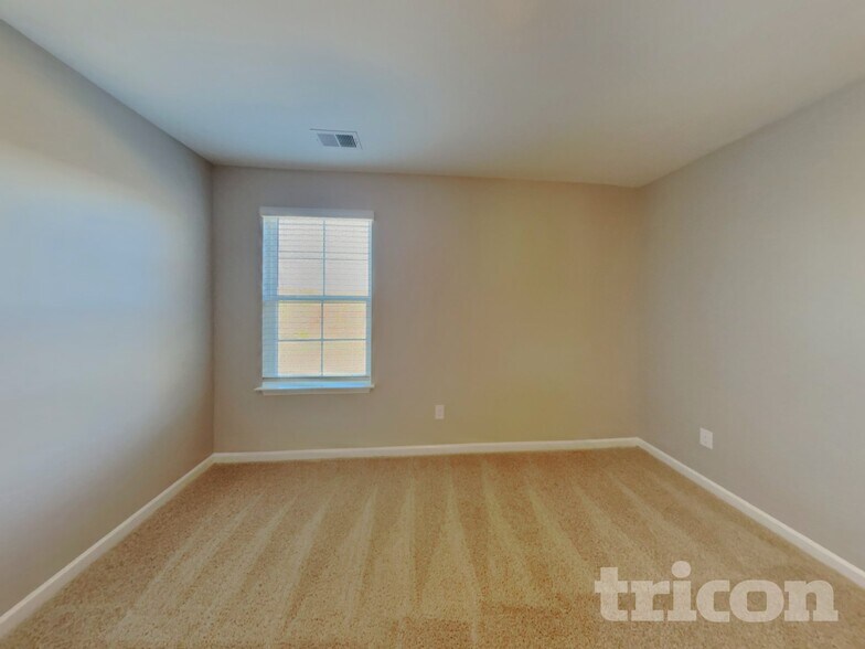 Building Photo - 5235 Ironwood Dr