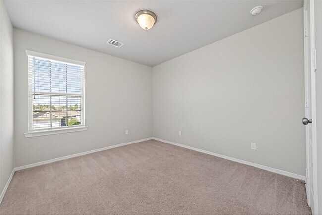 Building Photo - 25527 Valverdant Ct