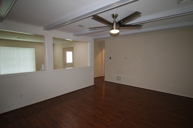 Building Photo - 8207 Sharpcrest St