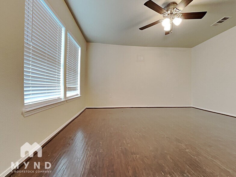 Building Photo - 5305 Westbrook Rd