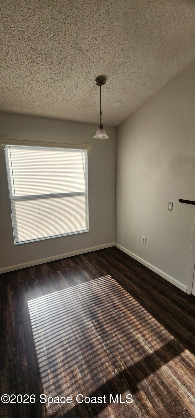 Building Photo - 4024 Pinyon Dr