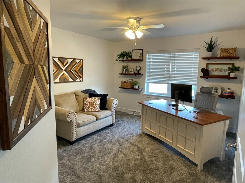 Spare Bedroom 1 - 2699 Hazelnut Trl
