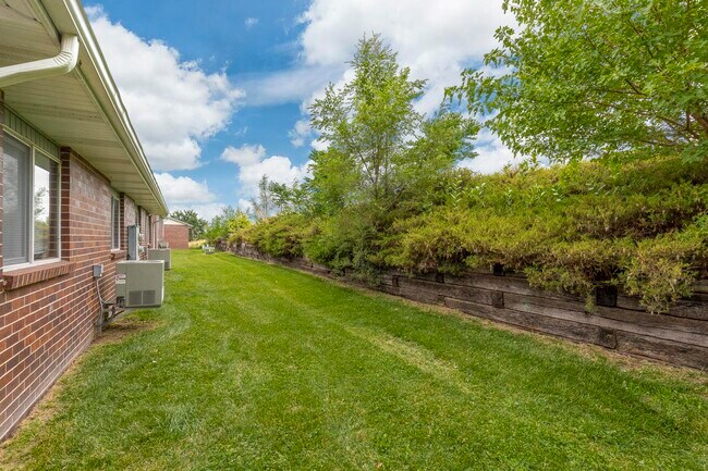 Building Photo - 3421 Portia St