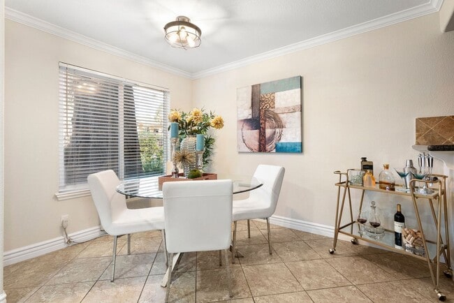 Building Photo - Bright and Spacious 2-Bedroom Condo with W...