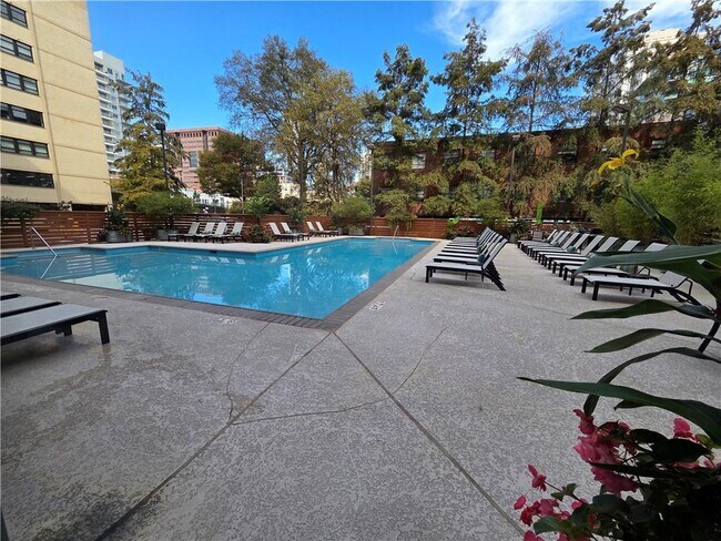 Building Photo - 878 Peachtree St NE