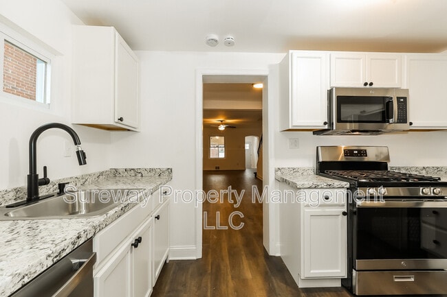 Building Photo - 447 Pusey Ave