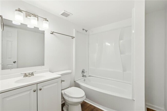 Building Photo - 4042 Sweetbriar Ln