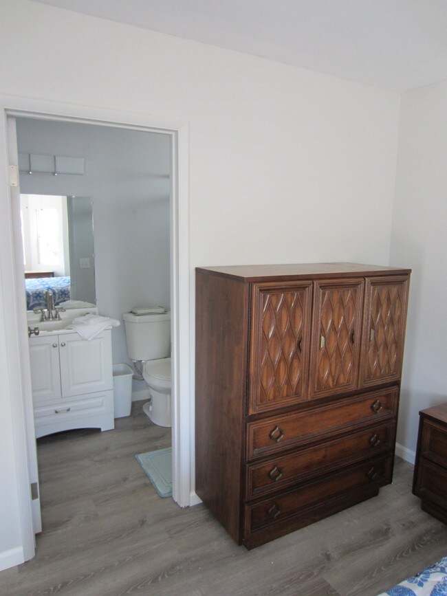 Building Photo - 4810 Loukelton Way