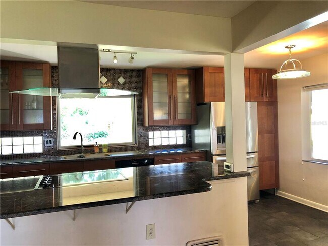 Building Photo - 336 Blue Heron Dr