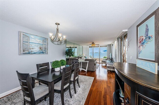 Building Photo - 6105 Bahia Del Mar Cir