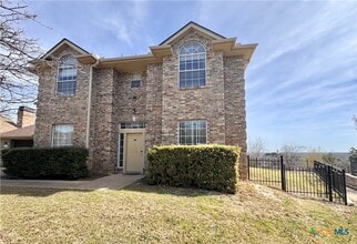 Building Photo - 1915 Sutton Pl