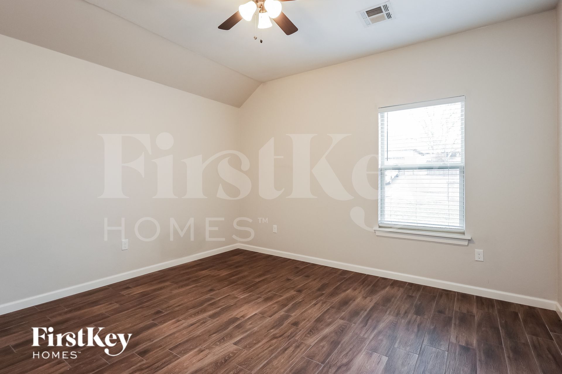 Building Photo - 517 Siena Dr