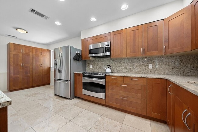 Building Photo - 11532 Spicewood Pkwy