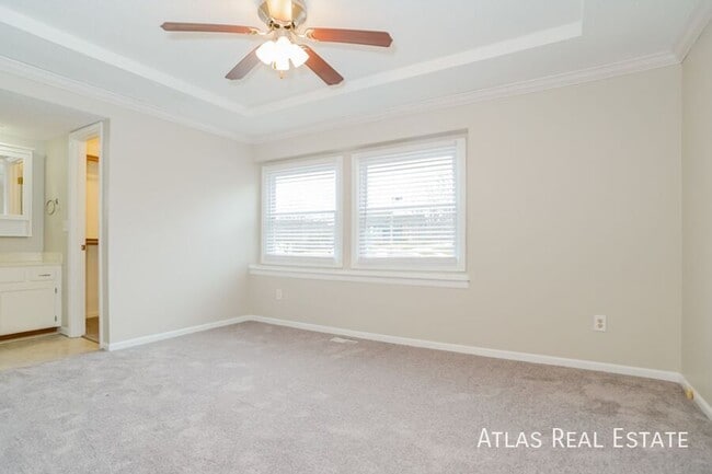 Building Photo - 9336 Greenway Ln