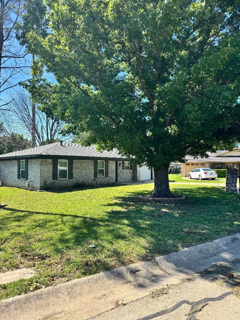 Building Photo - 821 Vernon Ct