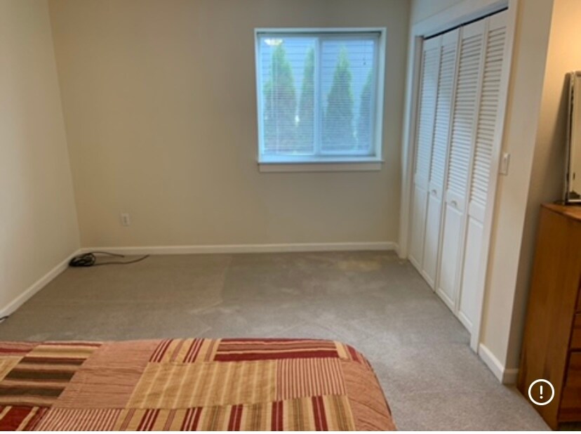Bedroom - 823 E Lakeshore Dr