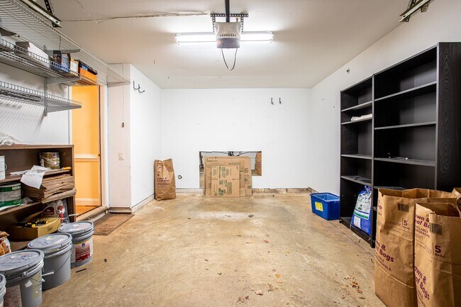 Building Photo - Impressive 3 BR/2 Full BA & 2 Half BA EOG Townhome in Decoverly Adventure!