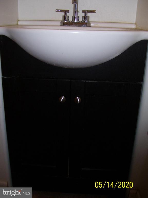 Building Photo - 221 Ann St