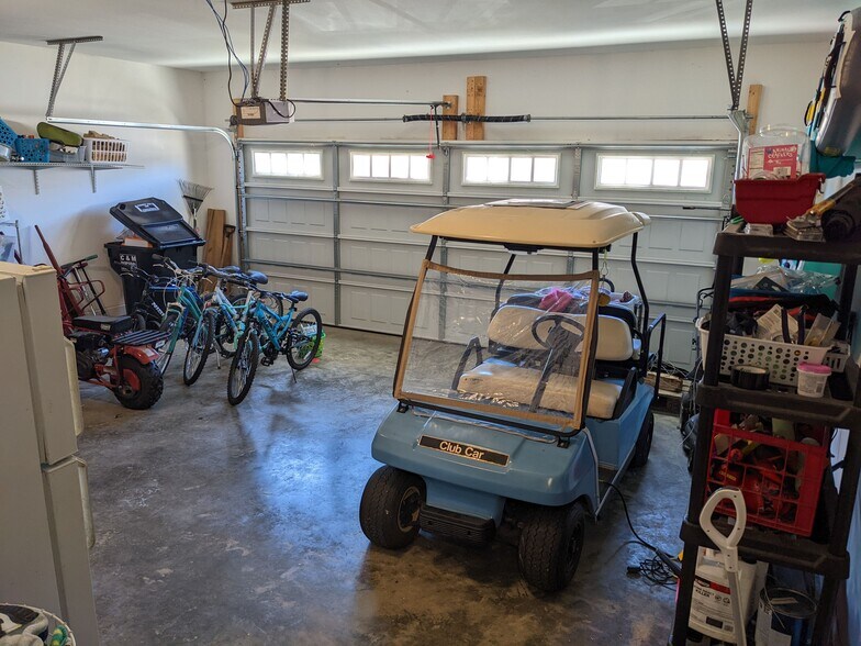 Garage - 7458 White Pine Dr