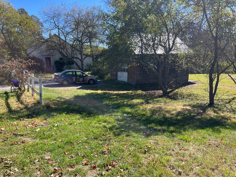 Building Photo - 1087 N Hoosac Rd