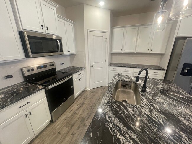 Building Photo - 207 Solacium Ln