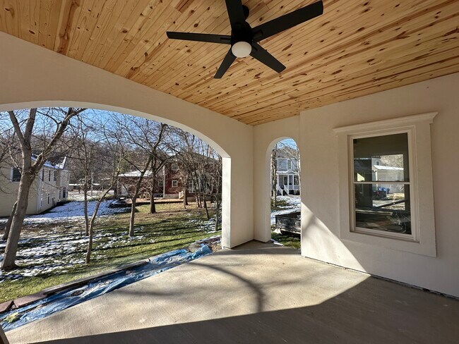 Building Photo - 1213 Kiefer Creek Rd