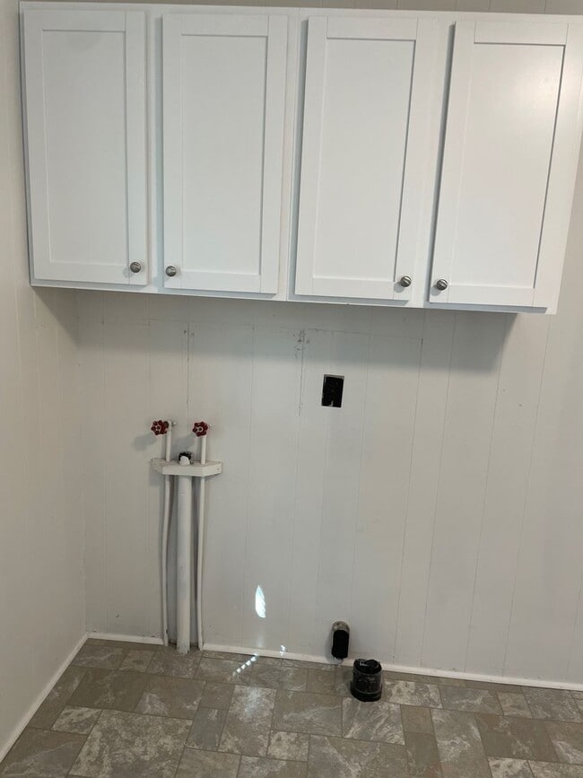 Building Photo - 2 BED, 1 BATH HOME LOCATED IN ASHEBORO OFF...