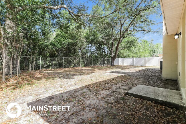 Building Photo - 2234 Village Ct