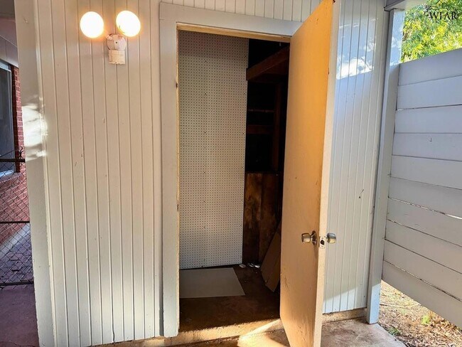 Building Photo - 4503 McCrory Ave