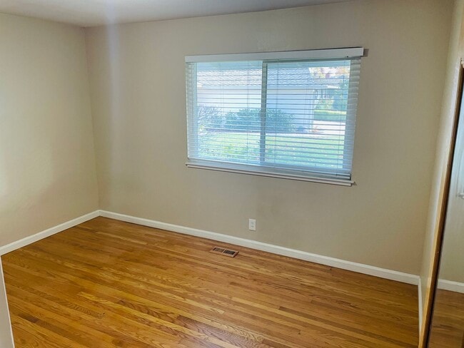 Building Photo - Beautiful 3bed/2ba house on Cul-de-sac. Great location with Cupertino Schools.