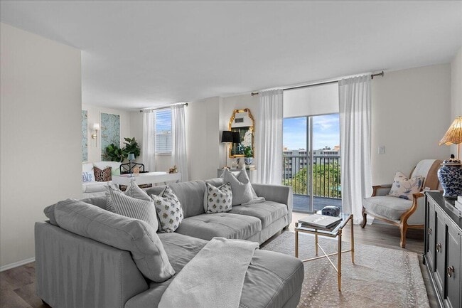 Building Photo - 5301 NW 2nd Ave