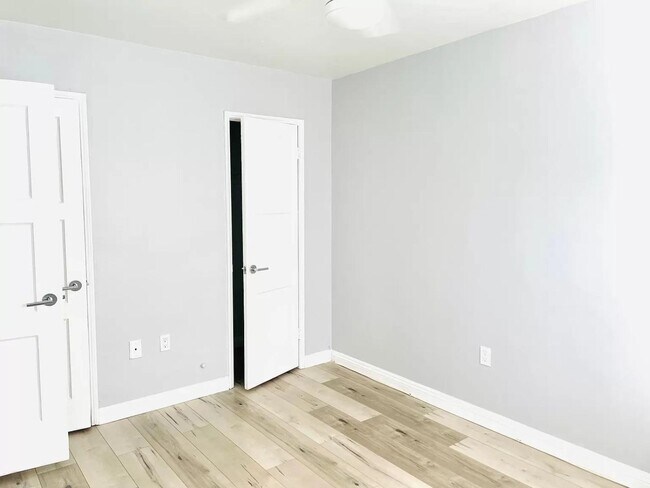 Building Photo - 4477 N Banner Dr