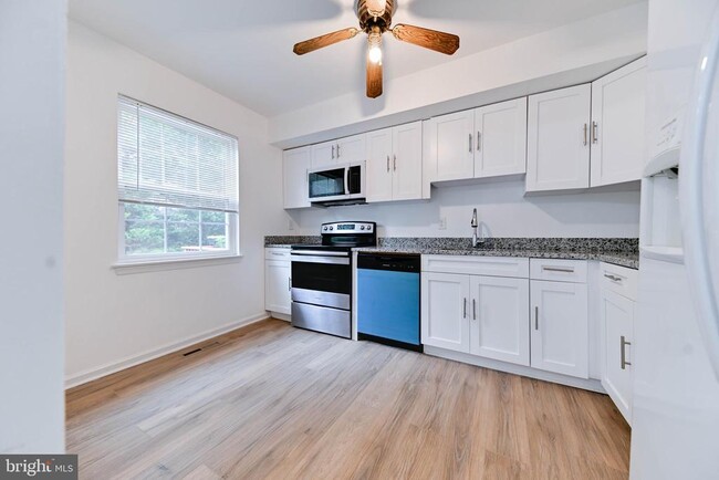 Building Photo - 3514 Lowlen Ct
