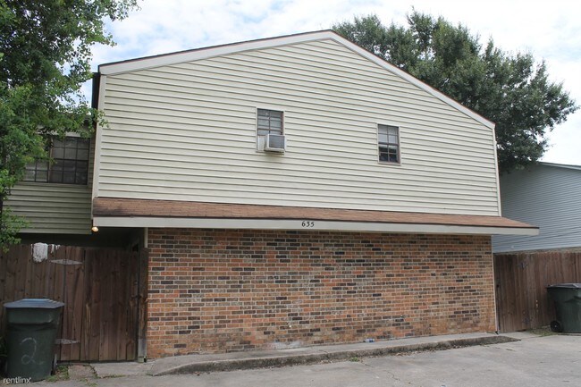 Primary Photo - 2 br, 1.5 bath 4plex - 635 Esplanade St Apt 4