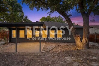 Building Photo - South Arlington Gem
