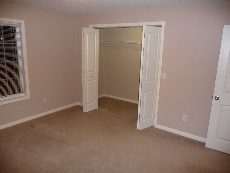 Building Photo - 1230 Stoughton Ave