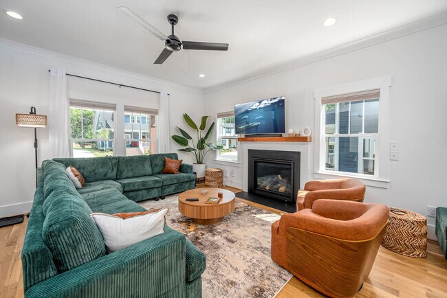 Building Photo - 2019 James St