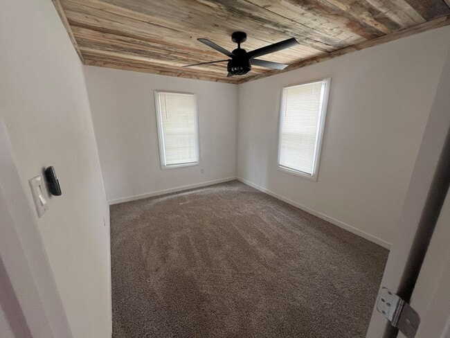 Building Photo - CONTRACT PENDING