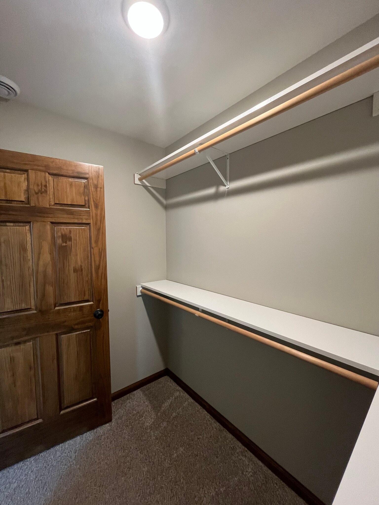 Building Photo - 704 E Wisconsin St