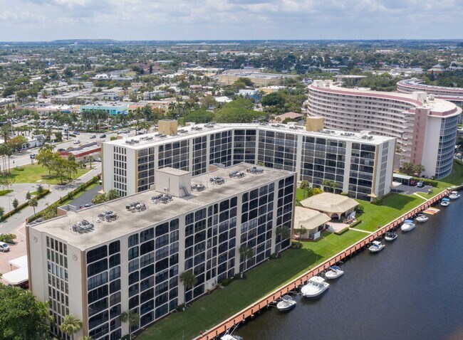 Building Photo - 1631 Riverview Rd