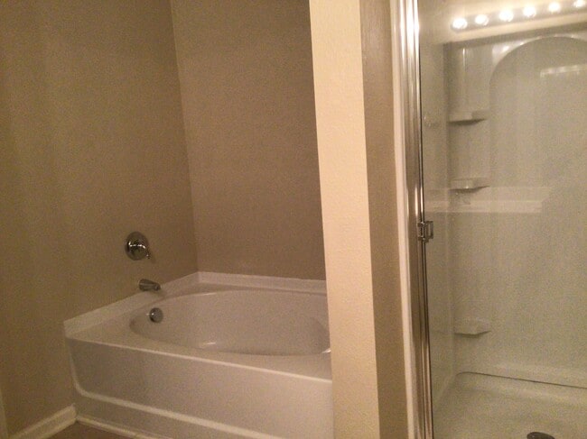 Building Photo - 14718 Watertrace Dr
