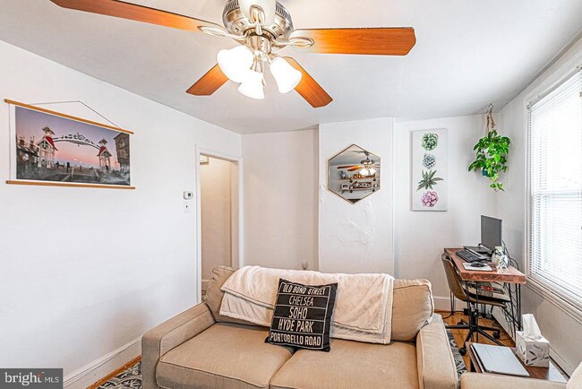 Primary Photo - 330 W 3rd Ave