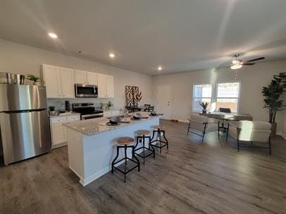 Building Photo - 144 Village Green Dr