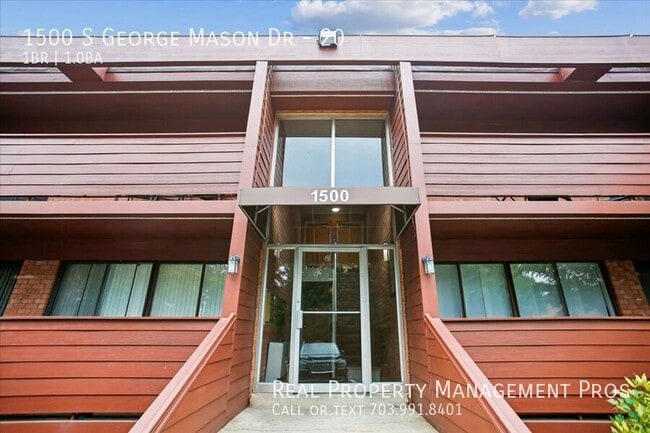 Building Photo - 1500 S George Mason Dr