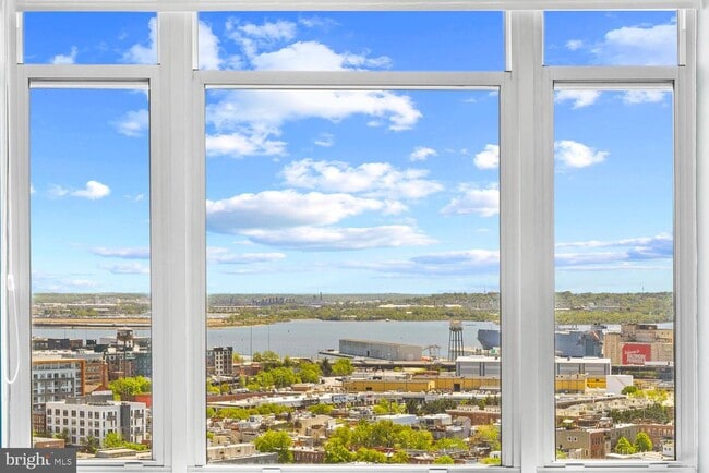 Building Photo - 100 Harborview Dr