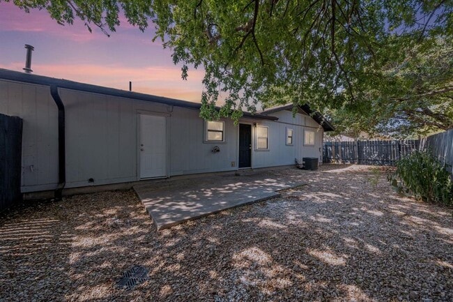 Building Photo - 1810 Mearns Meadow Blvd