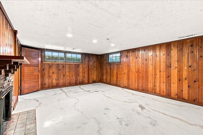 Building Photo - 1111 N 18th St